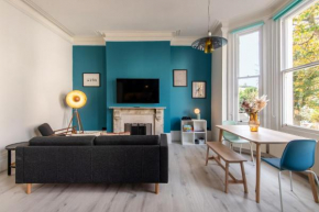 Newly Renovated Central Modern Apartment